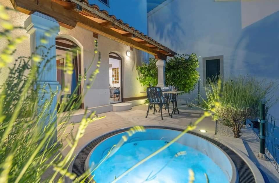 33 Ulica Nikole Jurisica Apartment Senj  Phòng bức ảnh